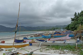 Tangkapan nelayan Lombok Tengah turun dampak gelombang tinggi