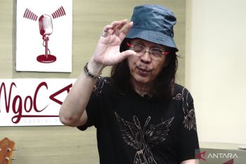 Salam satu jari dari gitaris Mr D (Bagian 1)