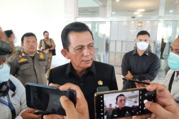 Gubernur Ansar terbitkan surat edaran antisipasi lonjakan COVID-19