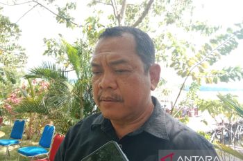 Pemkab Jayapura serahkan 5000 bibit ikan nila bagi warga Dondai