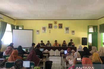 Dukung kurikulum merdeka,Prodi TP UNP latih guru Pessel buat media pembelajaran berbasis IT