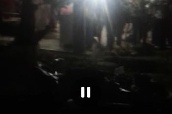 Video detik-detik sepeda motor pejambret di Lombok Tengah dirusak warga