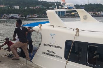 Perahu motor DPR Papua hilang kontak di perairan Yapen