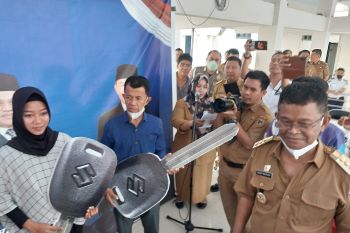 Pemprov Sulteng salurkan bantuan 28 ambulans