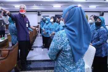 Gubernur Jateng ajak PKK atasi inflasi