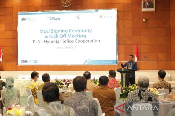 Perkuat ekosistem kendaraan listrik, PLN gandeng Hyundai Kefico