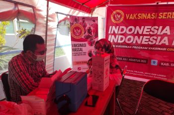 Dinkes Sinjai bersama BIN buka gerai vaksinasi COVID-19 hingga pelosok