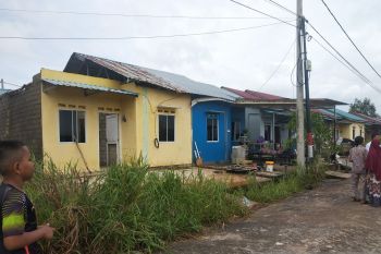 Pemkot bantu perbaikan rumah korban puting beliung di Tanjungpinang