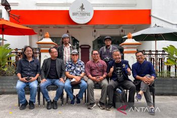 Bara-Api tampilkan ratusan foto Merapi dan Borobudur