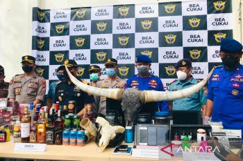 Bea Cukai Bali-Nusra musnahkan 6.699 botol minuman keras sitaan