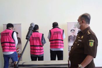 Kejati tahan tiga tersangka dugaan korupsi alih fungsi hutan di Mamuju
