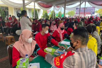 Polda Lampung vaksinasi 762 masyarakat