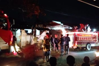 Gara-gara botol bensin eceran pecah, rumah di Paok Motong dilalap si jago merah