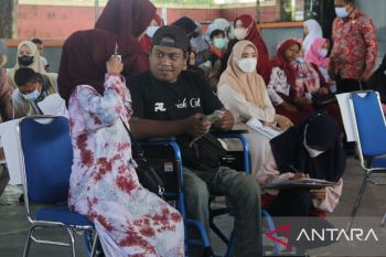 Puluhan penyandang disabilitas di Bone antusias ikuti Vaksinasi COVID-19