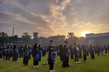 Pelepasan mahasiswa peserta KKN UMP diawali dengan shalat Subuh berjamaah