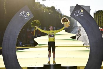 Pebalap sepeda Denmark Jonas Vingegaard juarai Tour de France 2022