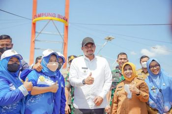 Bobby Nasution pelajari penataan rumah apung di Tanjungpinang