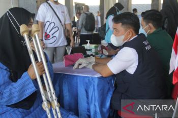 Hipnoterapis dan psikolog kawal peserta vaksinasi inklusif di Gowa