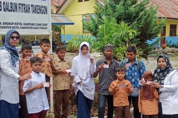 Siswa SLB Qalbun Fitrah Aceh Tengah terima KIA