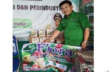 Distan Hankep Bartim ajari cara membuat dan gunakan POC ke petani