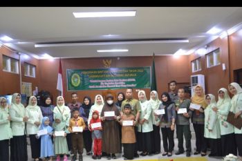 Dharmayukti Karini berikan beasiswa keluarga peradilan OKU Raya Sumsel