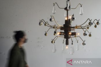 Pameran seni instalasi kaca