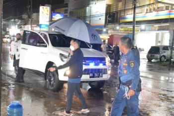 Wali Kota minta warga tak tutup drainase cegah banjir berulang