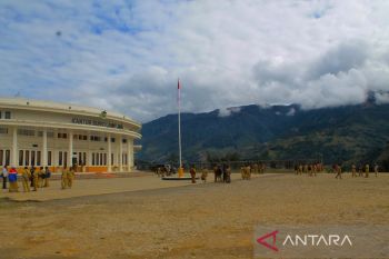 Pemkab Lanny Jaya kirim 8,9 ton beras ke Distrik Kuyawage atasi kekeringan