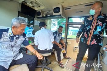 Imigrasi Agam dan Lapas Bukittinggi selenggarakan Donor Darah peringati HDKD