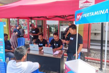 Pertamina minta laporkan SPBU  prioritaskan pelayanan jeriken