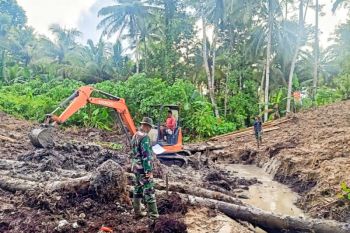 TMMD Kodim 1312/Talaud laksanakan perintisan jalan dukung ekonomi warga