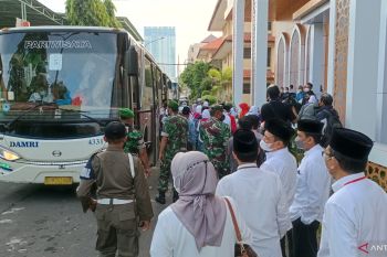 PPIH Surabaya tuntaskan pemulangan haji gelombang I