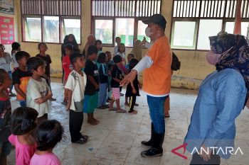 Wahana Visi  pulihkan psikologi 150 anak terdampak banjir Torue