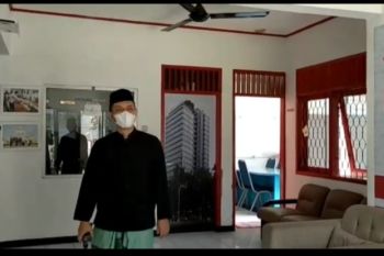 Penggunaan pakaian adat Sunda "Pangsi"