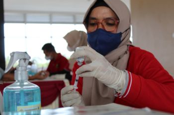 Epidemiolog Lampung: Vaksinasi booster kedua nakes putus mata rantai penularan
