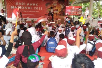 Kemensos berikan bantuan untuk anak di pulau penyangga