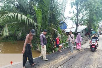 Jembatan darurat Sungai Piring rampung, Kadis PUTR ingatkan tak bawa beban berat