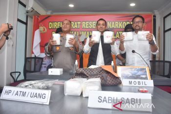 Polisi ungkap 10 kilogram narkoba jaringan 'segitiga emas' masuk Kalsel