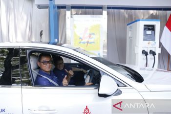 Pemerintah berencana beri insentif dan subsidi untuk dorong masyarakat beralih ke kendaraan listrik