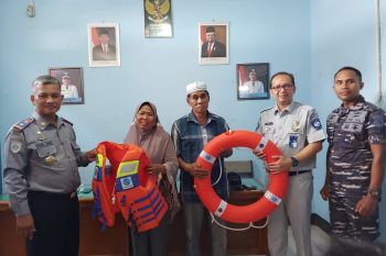 Jasa Raharja Jambi berikan sarana penanggulangan keselamatan angkutan sungai, danau dan penyeberangan