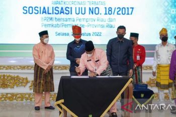 Pemkab Kampar dukung perlindungan tenaga migran