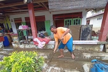 Pemkab Parigi  instruksikan OPD pembersihan rumah korban banjir