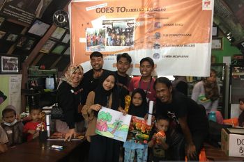 Tim #Gerakan1001Buku kunjungi Desa Rammang-rammang Maros