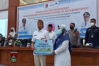 Wako Bukittinggi kukuhkan Tim Percepatan Penurunan Stunting
