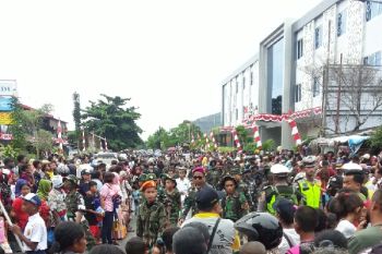 7.000 pelajar SD dan SMP Biak ikuti lomba karnaval Kemerdekaan RI