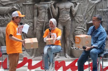 PT Pos Indonesia menggarap jasa angkutan tambang nikel