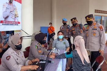 Polisi berikan pelayanan kepada masyarakat Kelurahan Gulak Galik