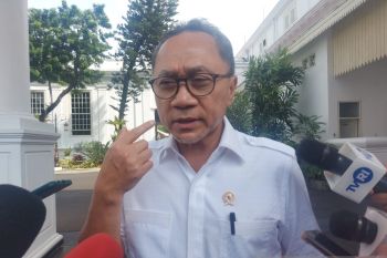 Mendag sebut minyak goreng curah di empat pulau besar sudah Rp14 ribu