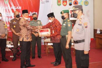 Pembagian bendera, Bupati Magelang minta ASN ikut serta