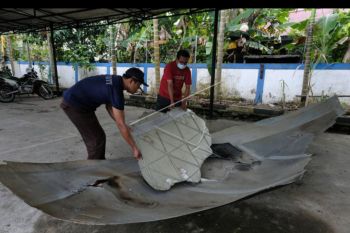 Temuan pecahan roket China di Kalbar